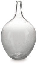 Load image into Gallery viewer, Kurthorne Vase
