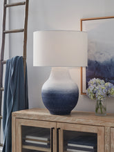 Load image into Gallery viewer, Dashland Metal Table Lamp (1/CN)
