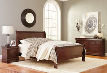 Load image into Gallery viewer, Alisdair Queen Sleigh Bed with 2 Nightstands
