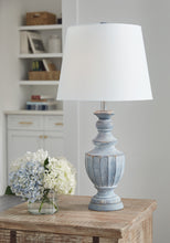 Load image into Gallery viewer, Cylerick Terracotta Table Lamp (1/CN)
